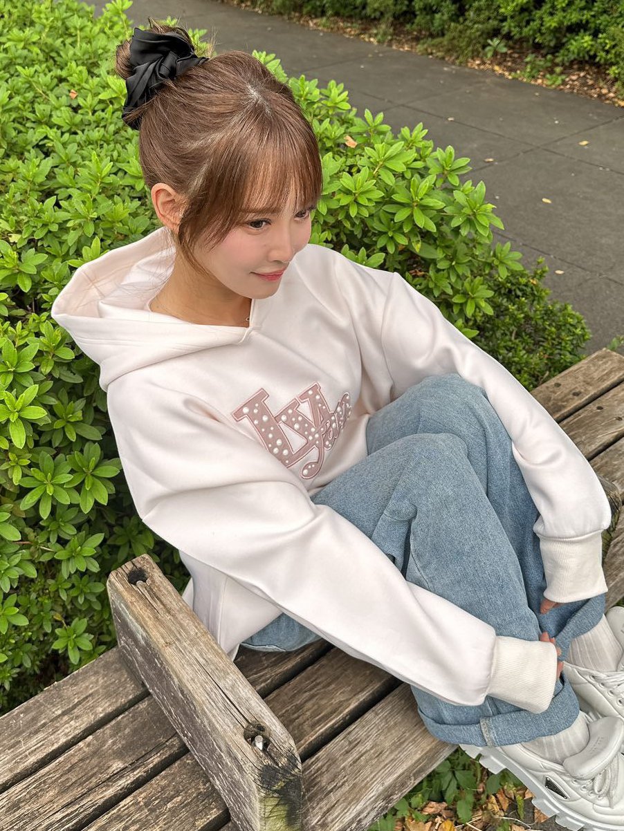 Lylana ロゴ ビッグフーディー